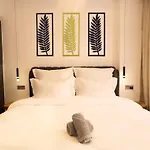 Cozy Stylish Apartment With King Bed And Wi-Fi