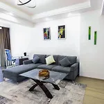 Cozy Stylish Apartment With King Bed And Wi-Fi