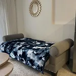 City Oasis Gardens, Charming One Bed