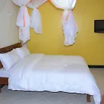 Golden Goose Hotel