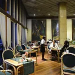 Ledger Plaza Hotel