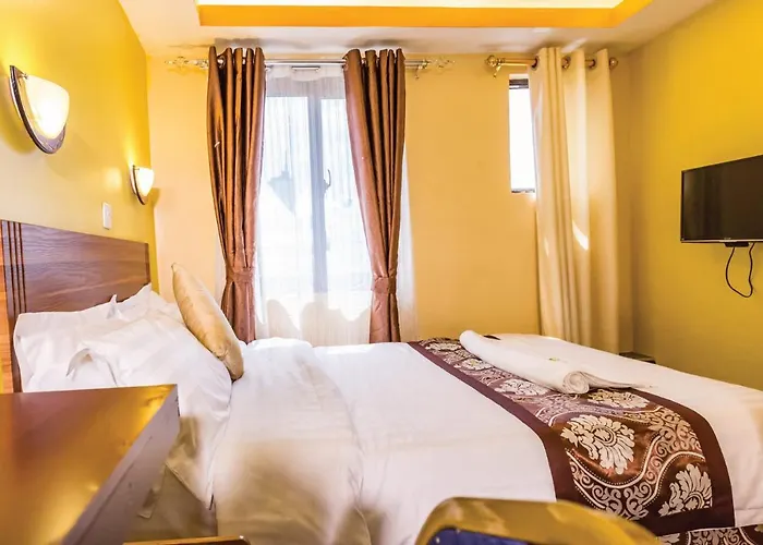 Hotel Green Court