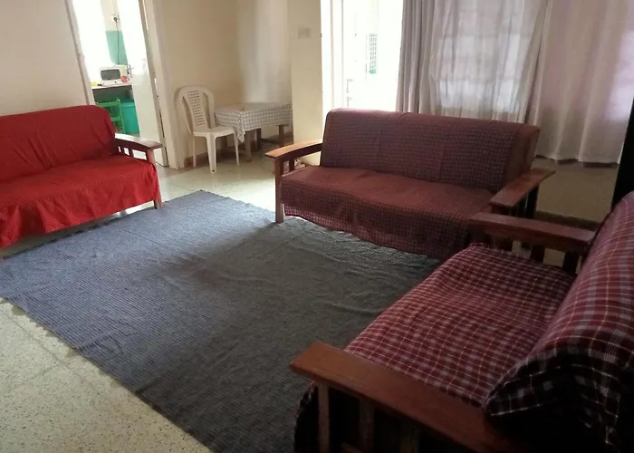 Pinkroses Gardens Hostel
