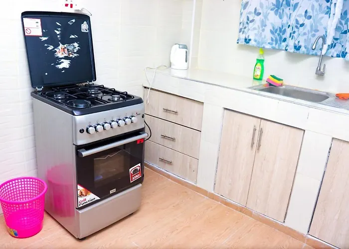 Luxurious-2 Bedroom Furnished Apartment - Trm Drive