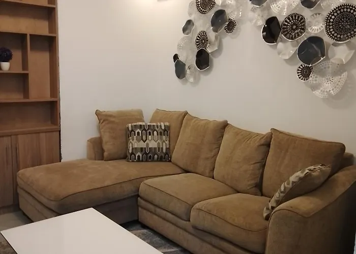 Cosy Condos, Lavington