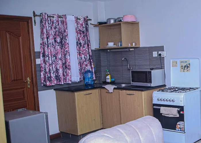 Suite 405