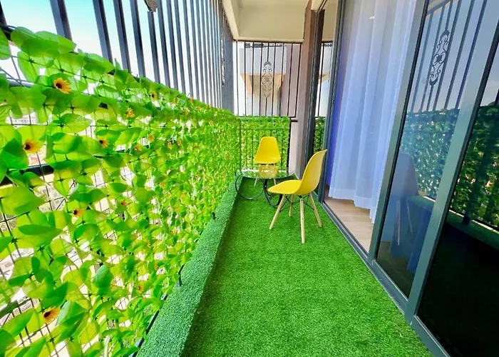 Modern Retreat Apartment With Breathtaking City Views Heated Swimming Pool ,Gym And Ample Parking