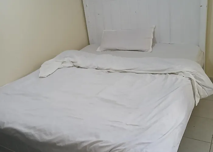 Manoa Lifestyle Suites