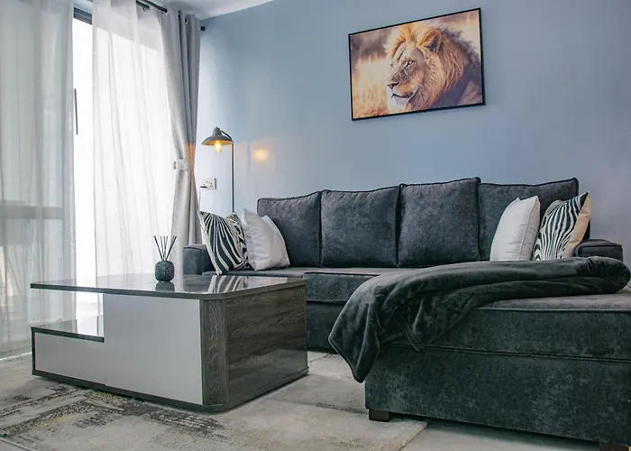 Pearl By Edmor Suites