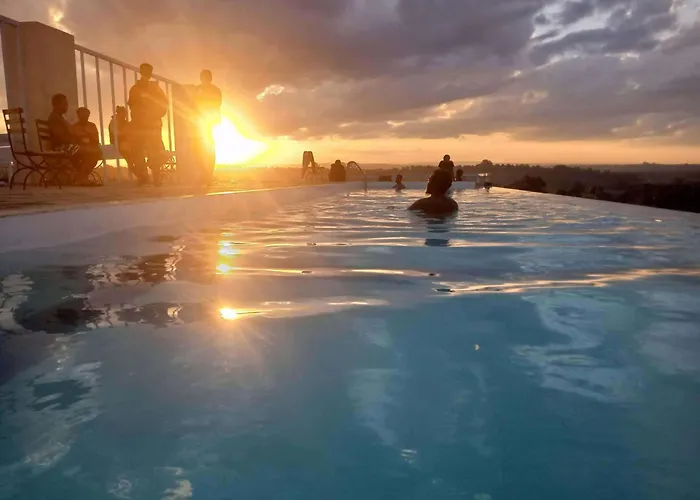 Entire Serviced Coral Apartment With Pool