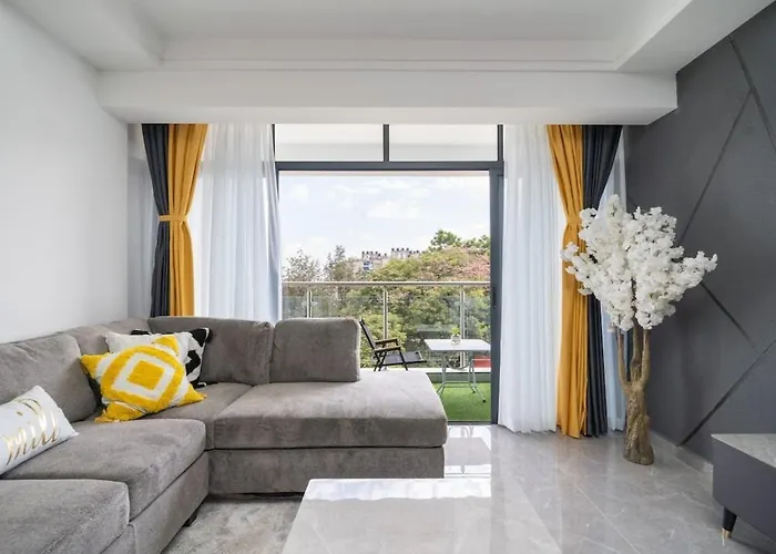 Nivla Executive Cozy Haven With Gym And Balcony