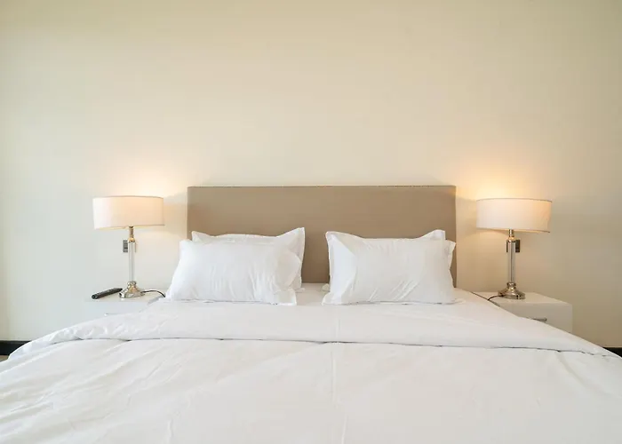 A Prime And Luxury 2 Bedroom