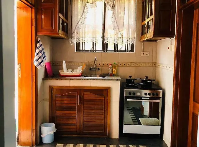 Home Away From Home 1 Bedroom, Braeside Garden