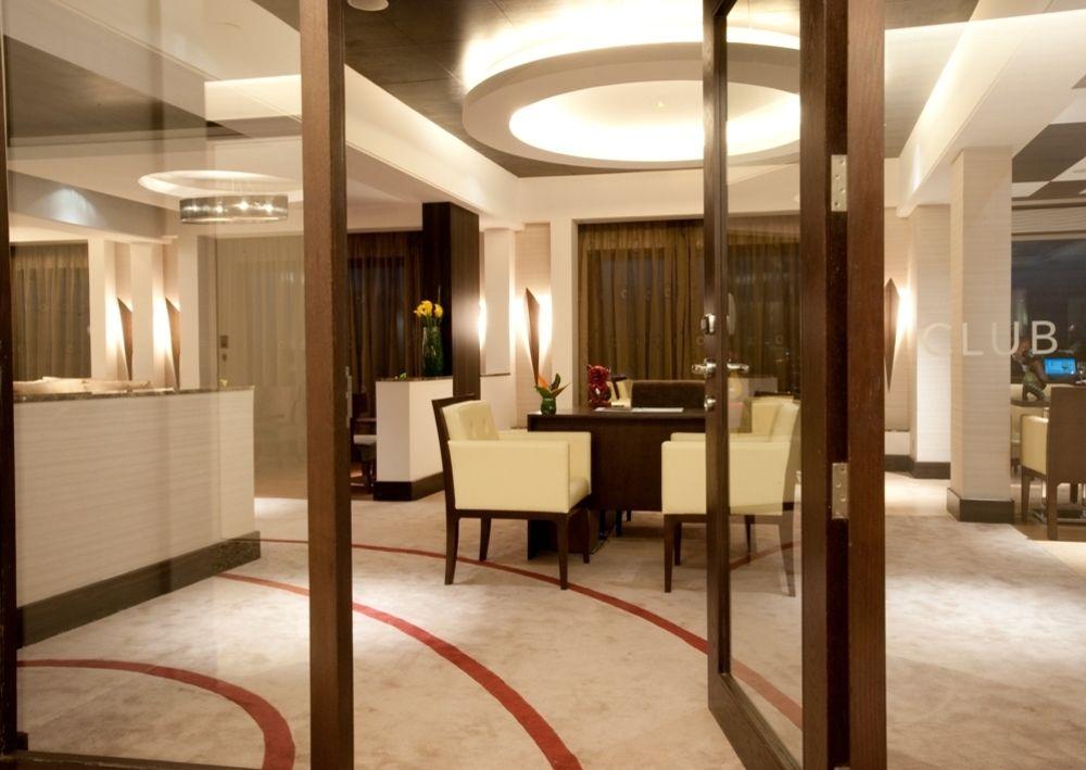 Sankara Nairobi, Autograph Collection 5*