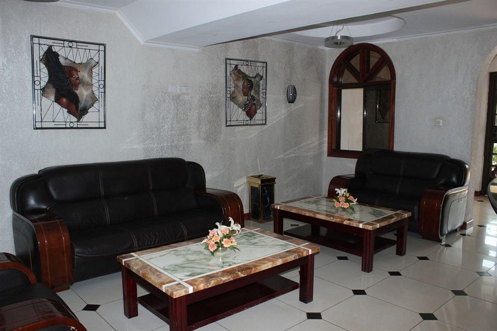 Hennessis Hotel 3*