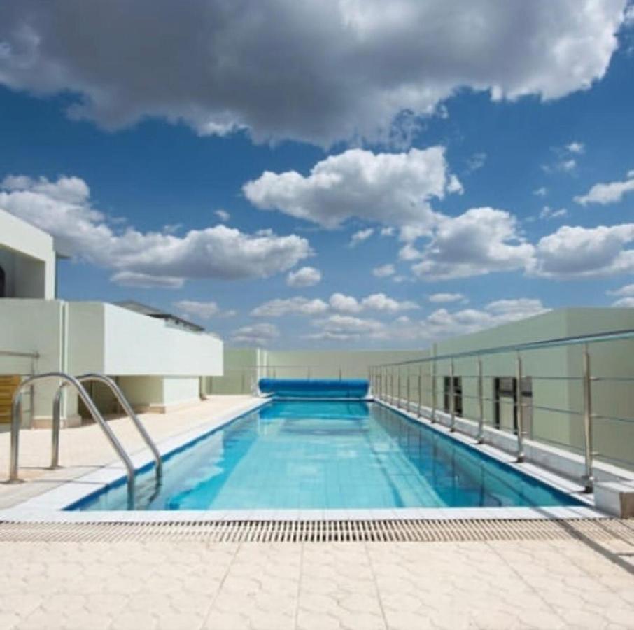 Silverstone -modern Living 1 Bedroom Near Yaya - Gym&pool Apartment *