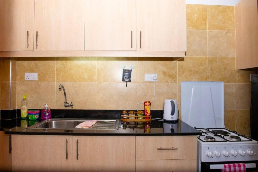 West Suites Next To Nyayo Stadium * Nairobi