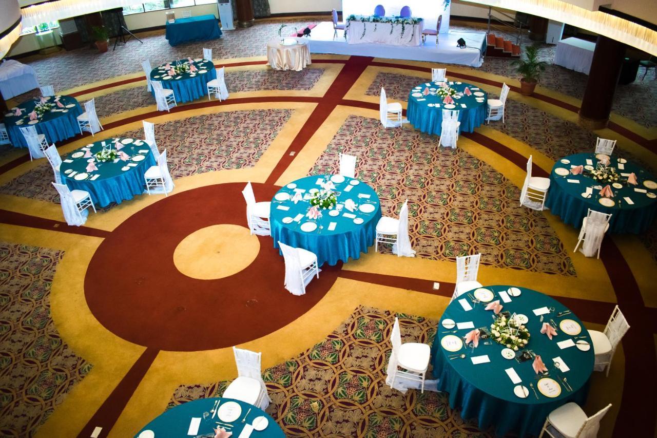 Safari Park Hotel