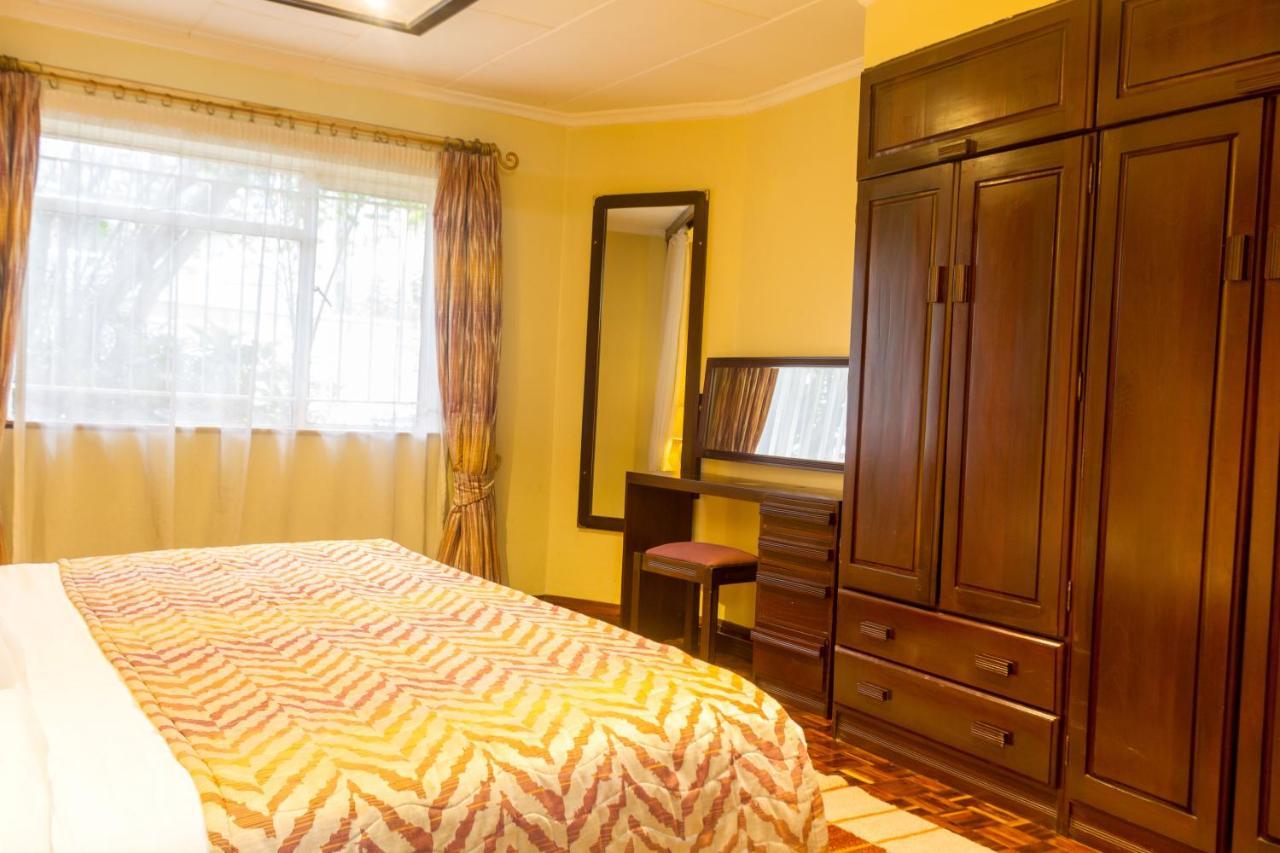 Aparthotel Mimosa Court 3*