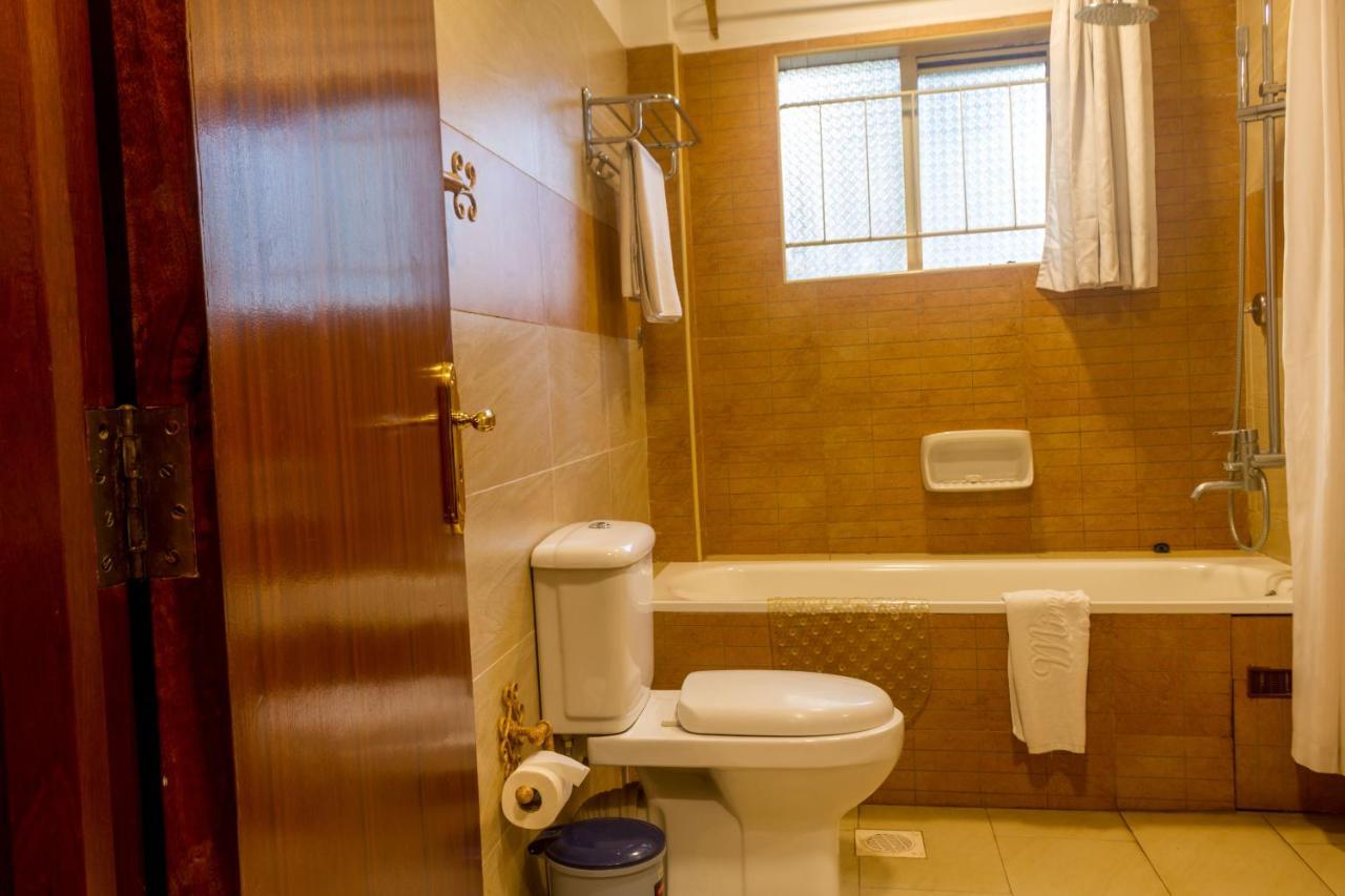 Mimosa Court 3*