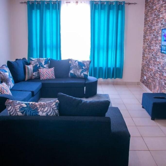 Apartment Lovely Fully Furnished And Serviced 4-bedroom