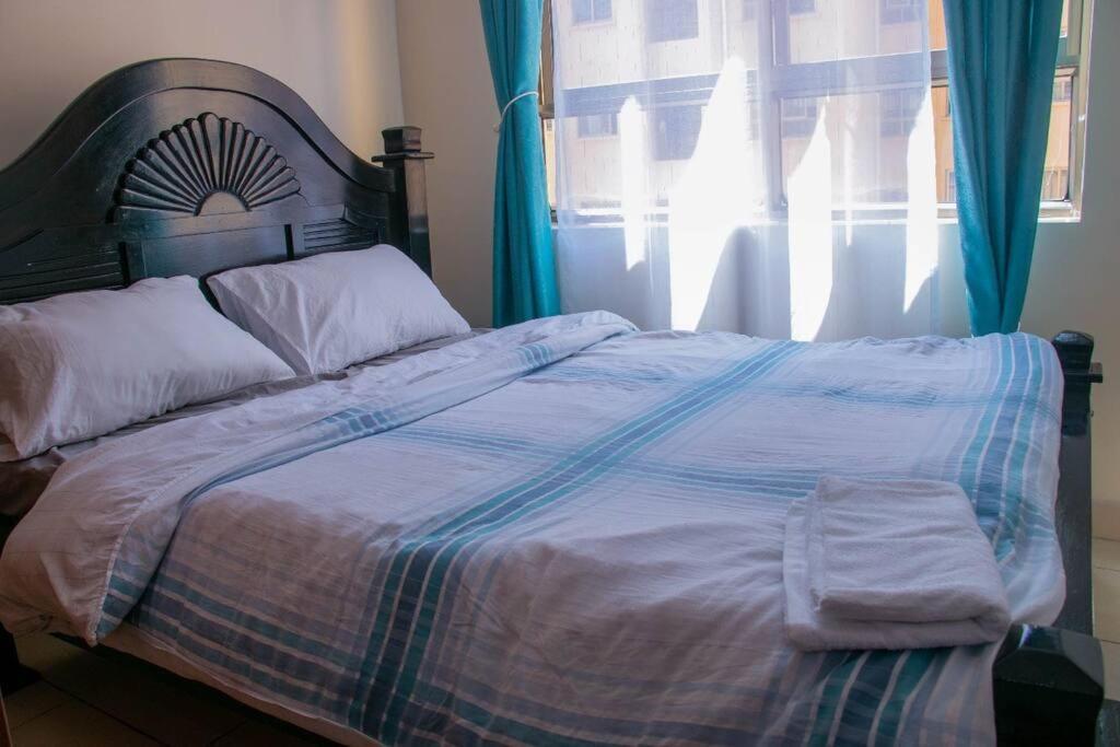 Apartment Lovely Fully Furnished And Serviced 4-bedroom