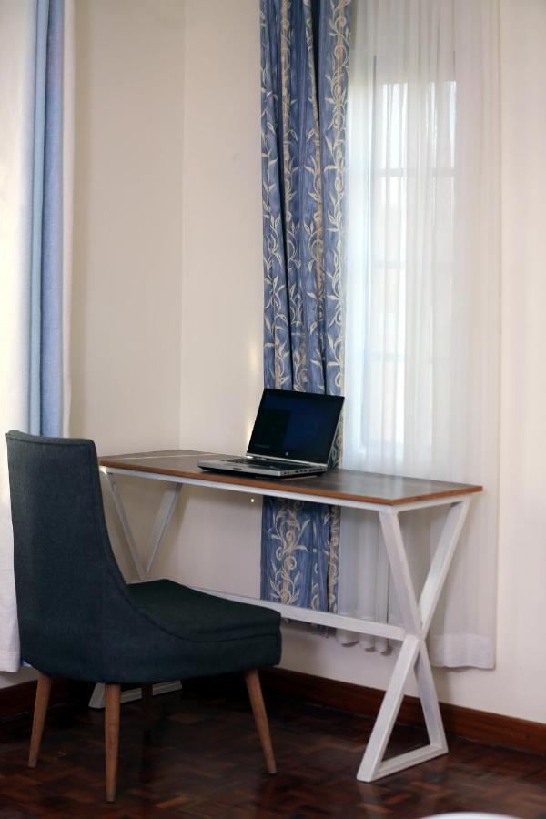 Homestay Esao Airport Suites