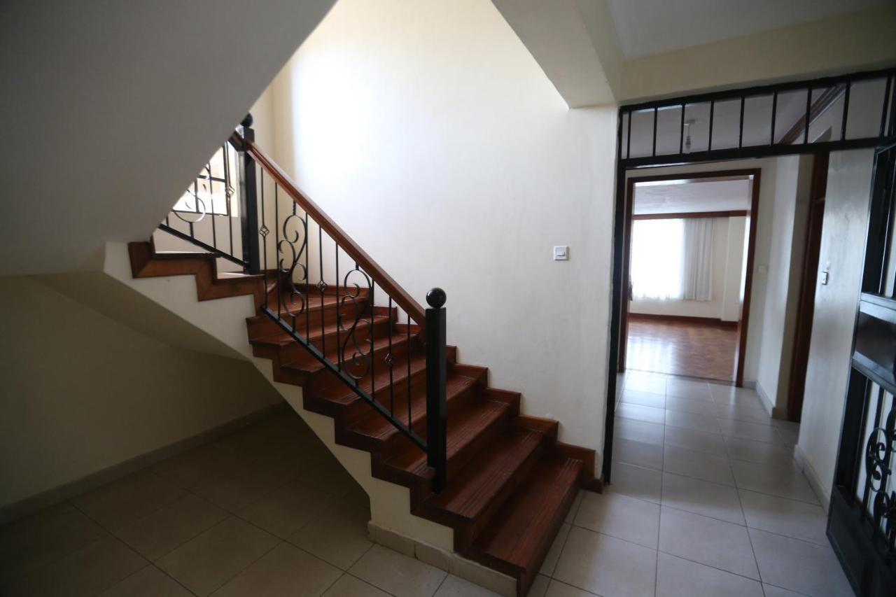 Esao Airport Suites Homestay