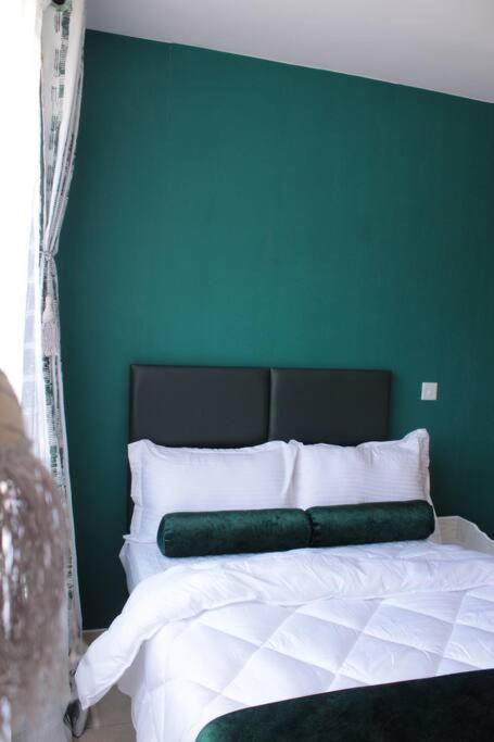 Lovely Emerald 3-bedroom Apartamento *
