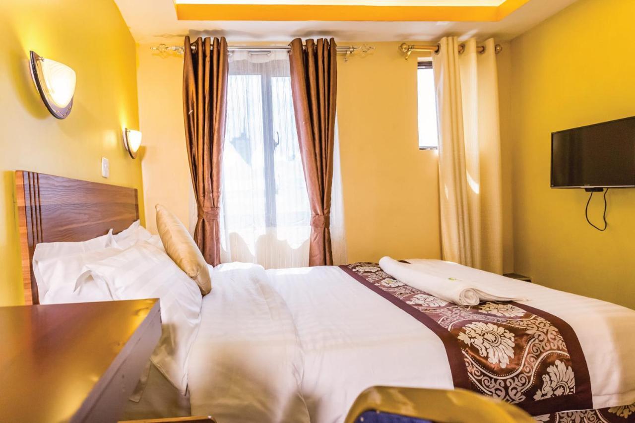 Court 3* Nairobi