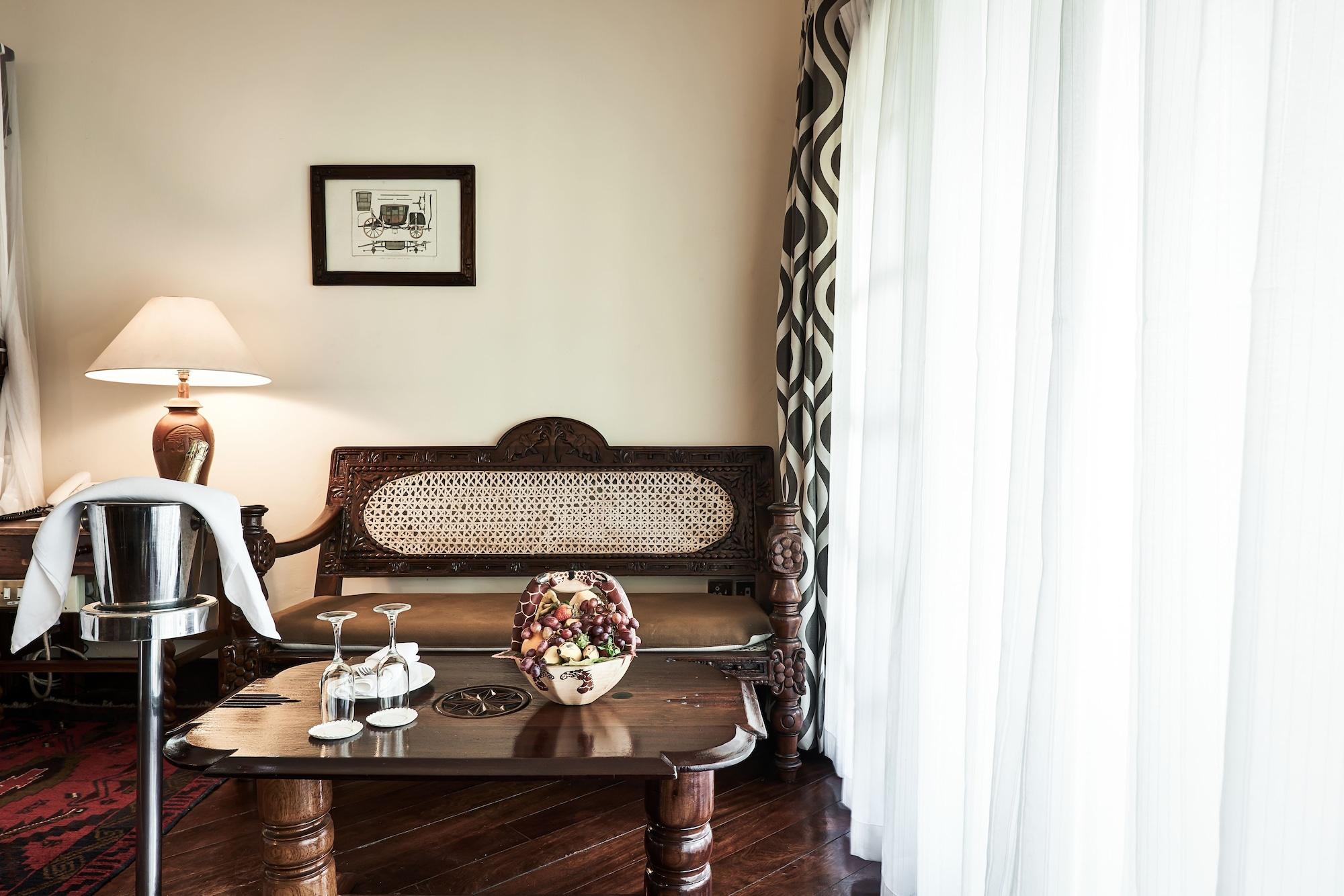 Safari Park Hotel 4*
