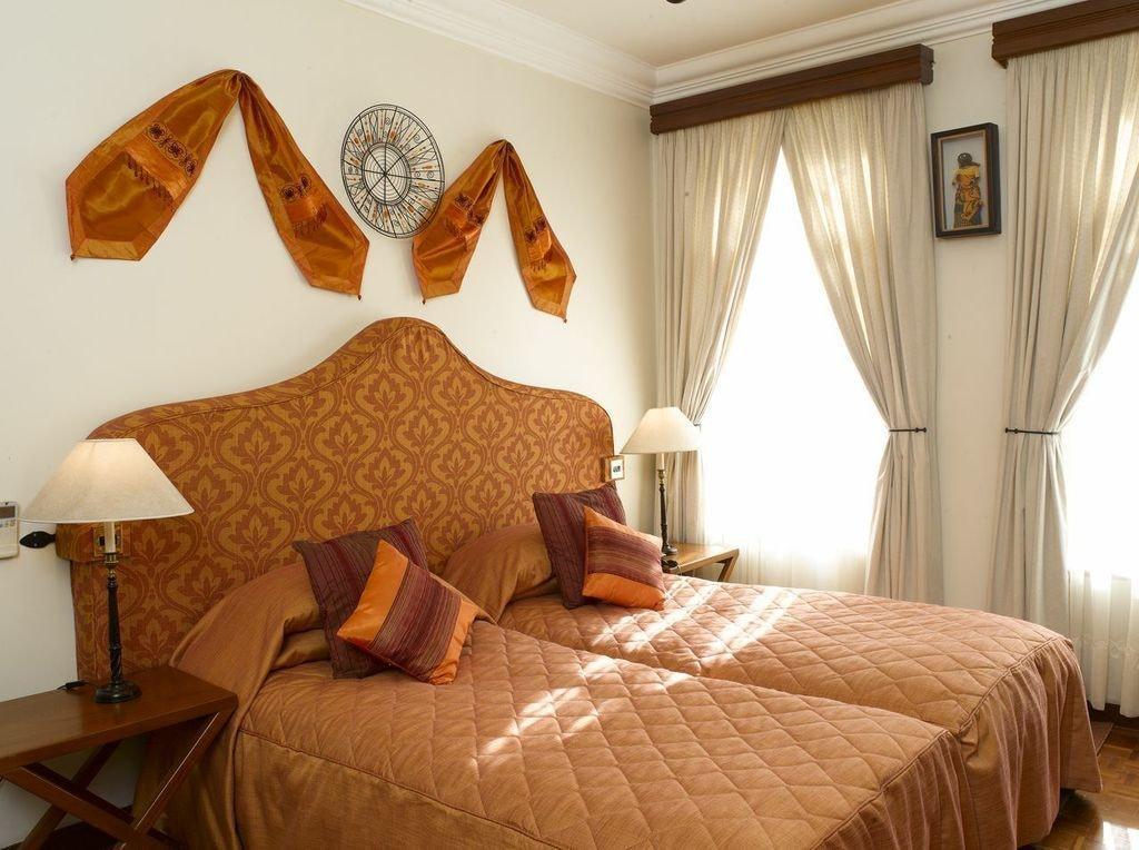 House Of Waine 4*