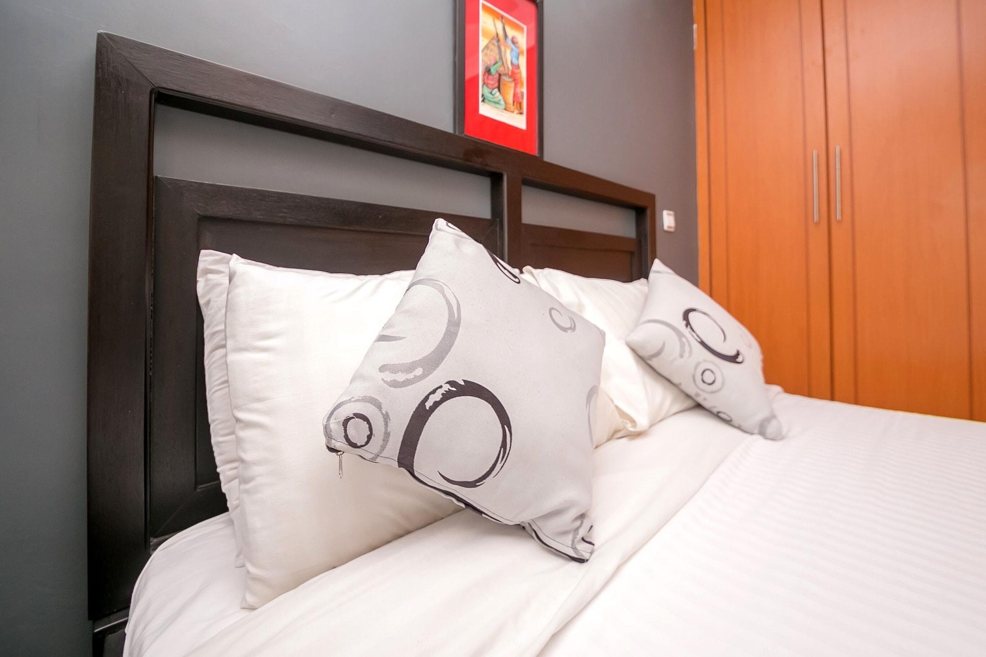 Meltonia Luxury Aparthotel