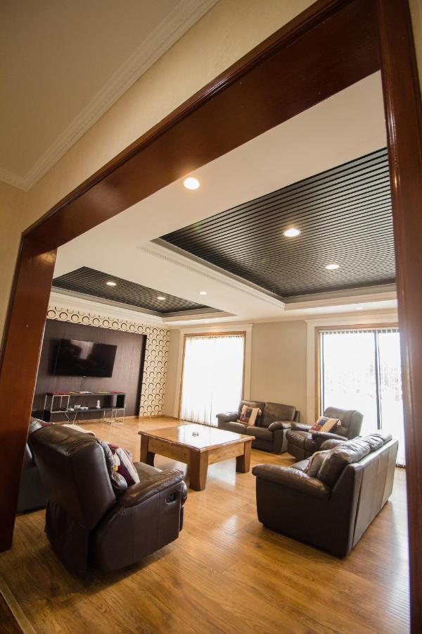 Apartment Shayona Limited *