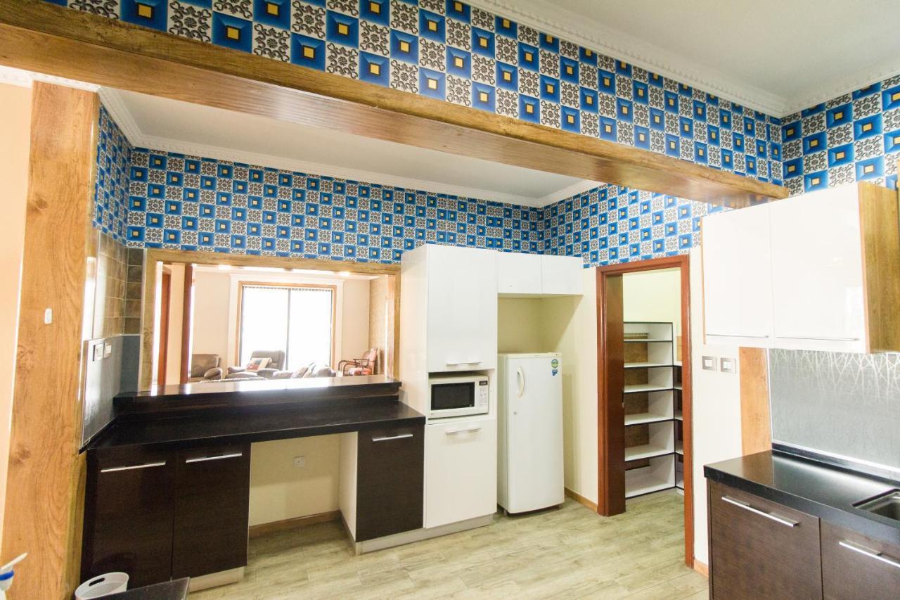 Apartment Shayona Limited *