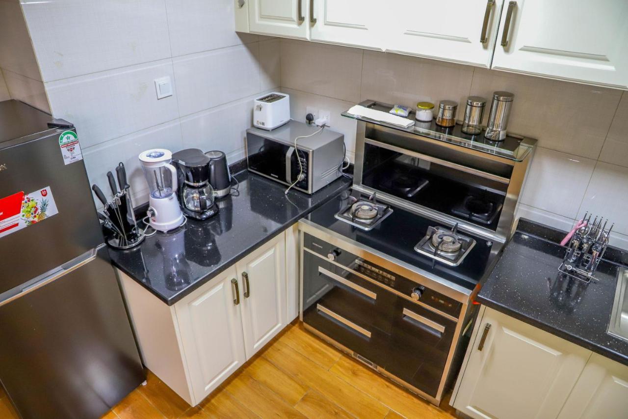 Lavish All Ensuite 2-bedroom With A Pool Apartment