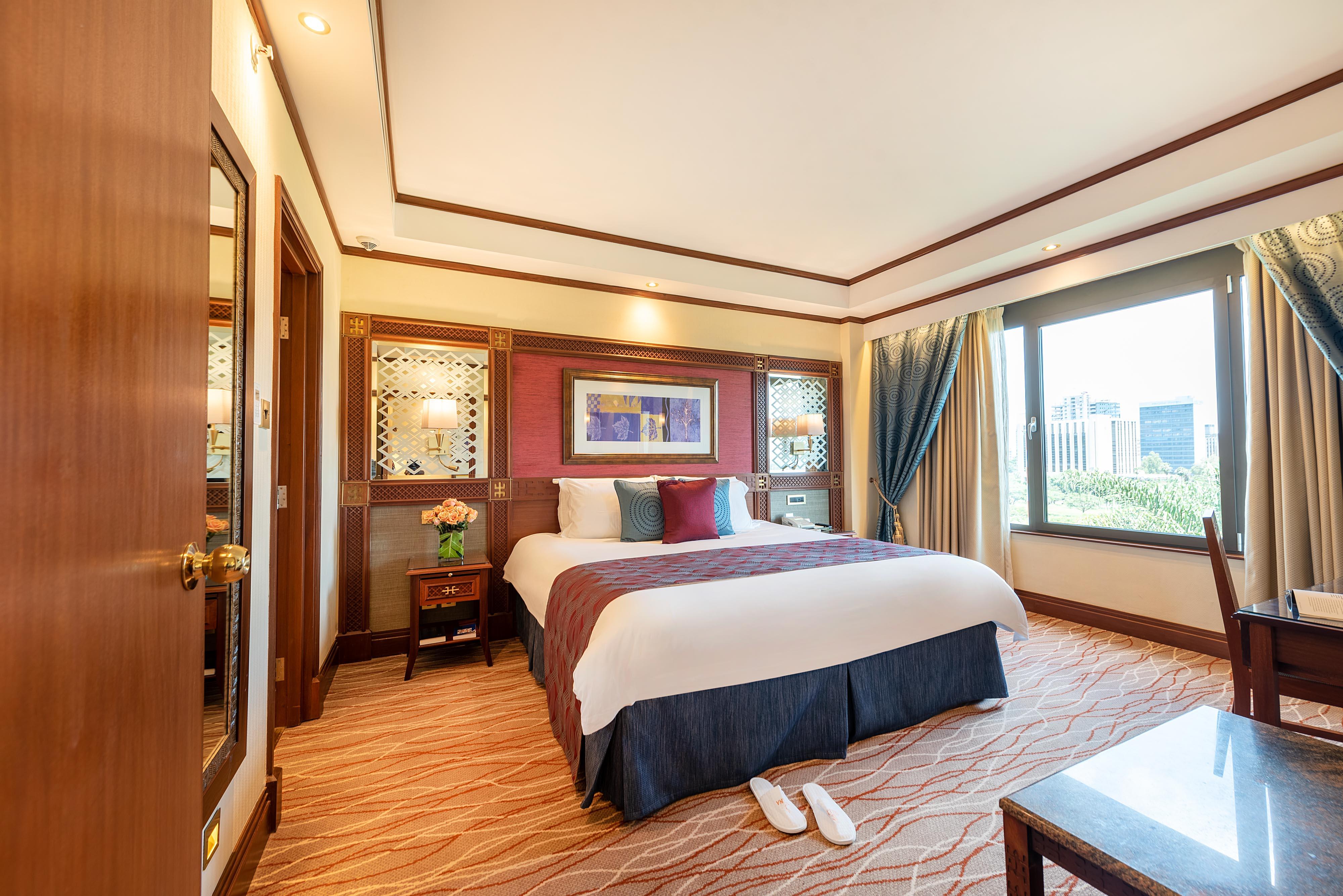 Serena Hotel 5*