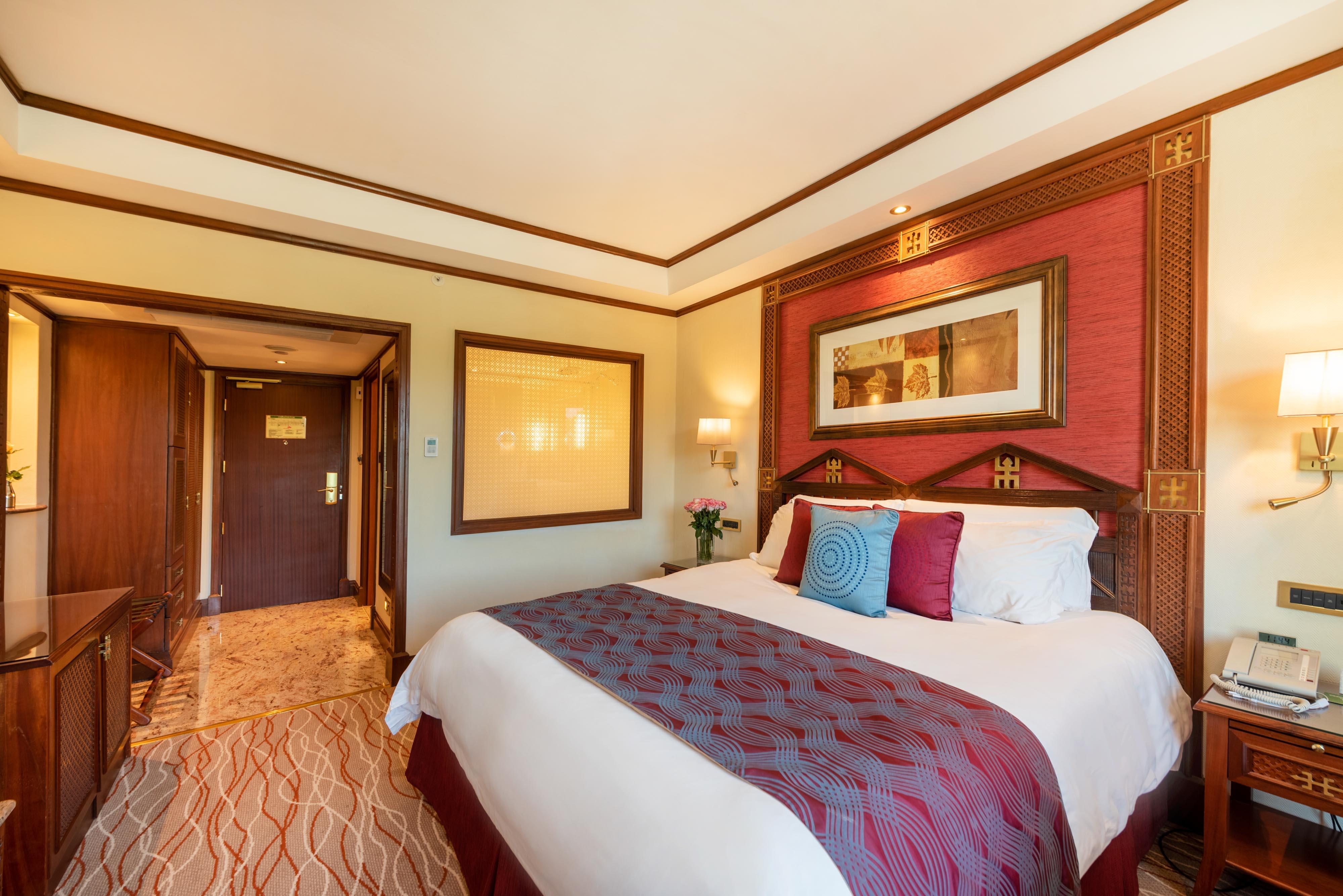 Serena Hotel