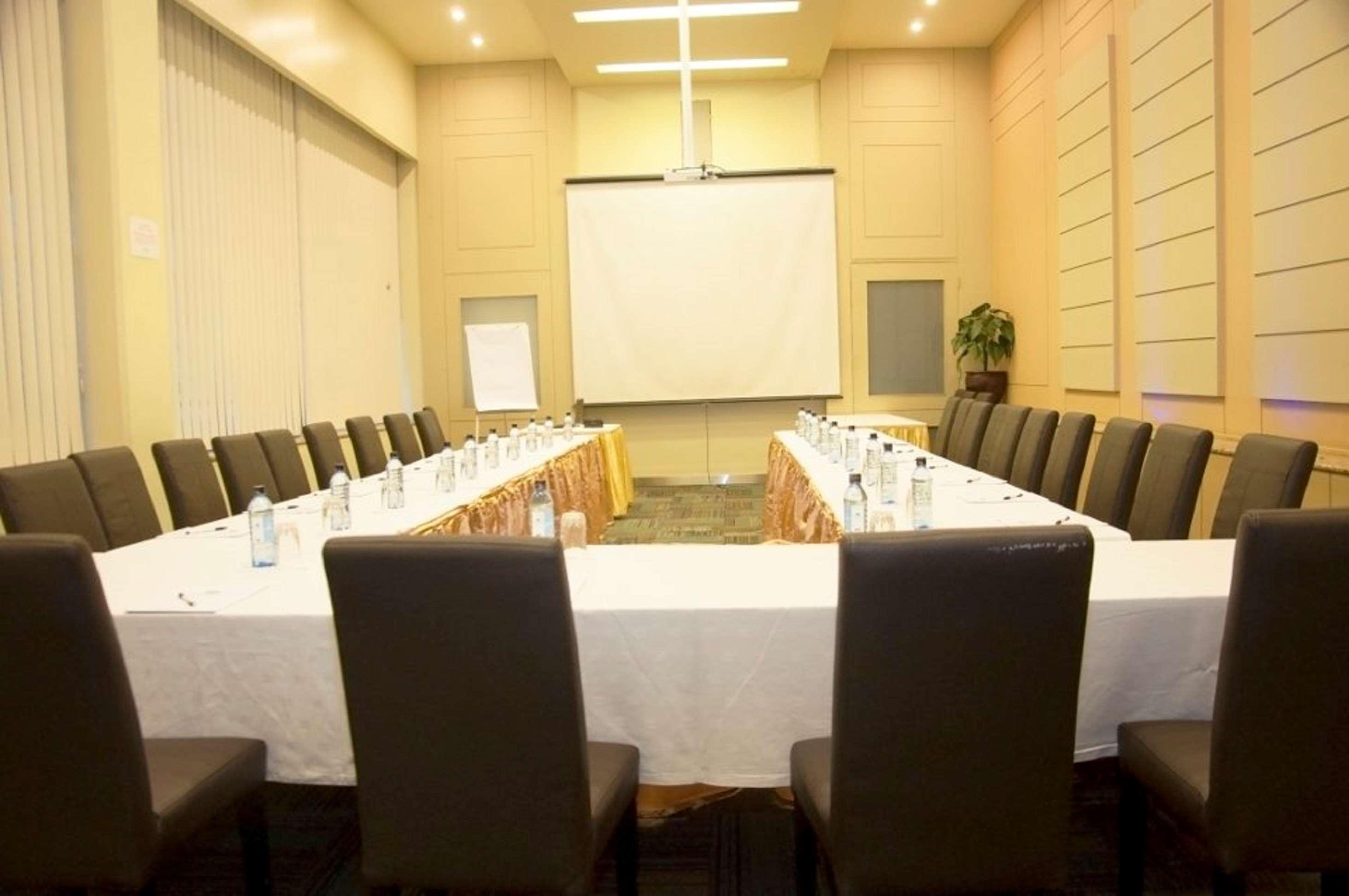 Western Meridian 4* Nairobi