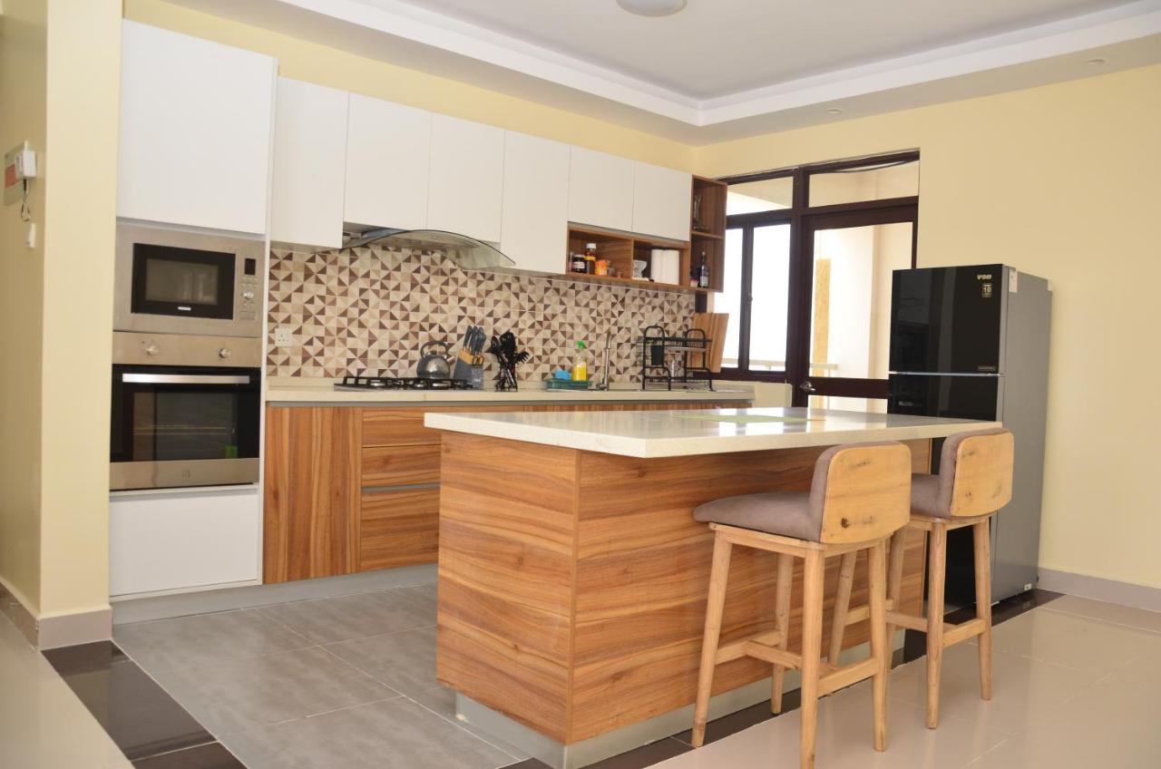 Apartment Charming 2 Bedroom Penthouse Apartment.
