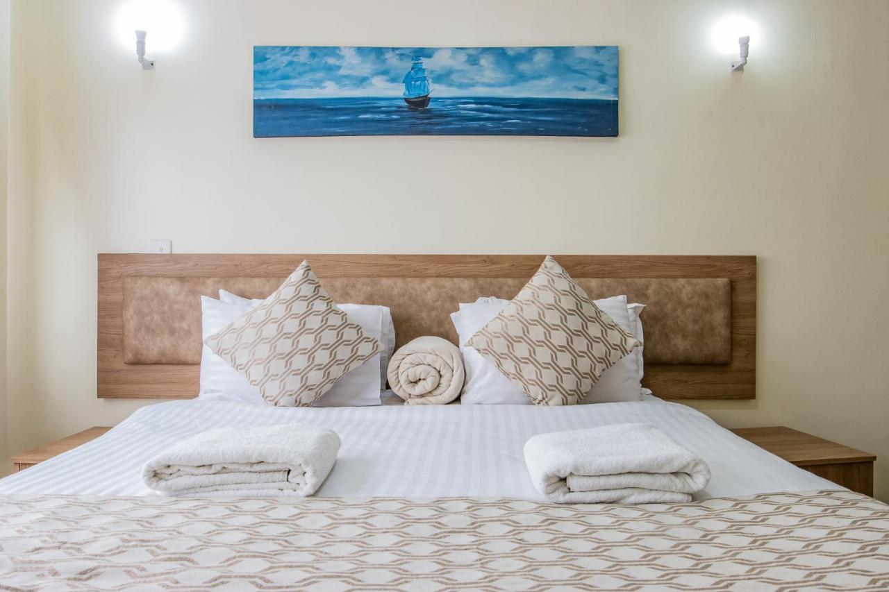 Mellow Suites Aparthotel 4*