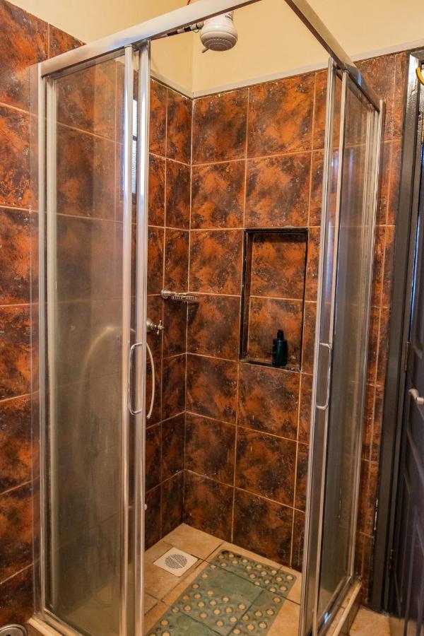 Mellow Suites Aparthotel 4*