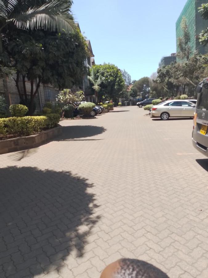 Jeyem Stays At Argwings Court Bed & Breakfast Nairobi