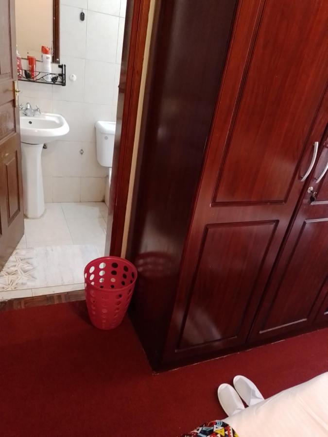Bed & Breakfast Jeyem Stays At Argwings Court *