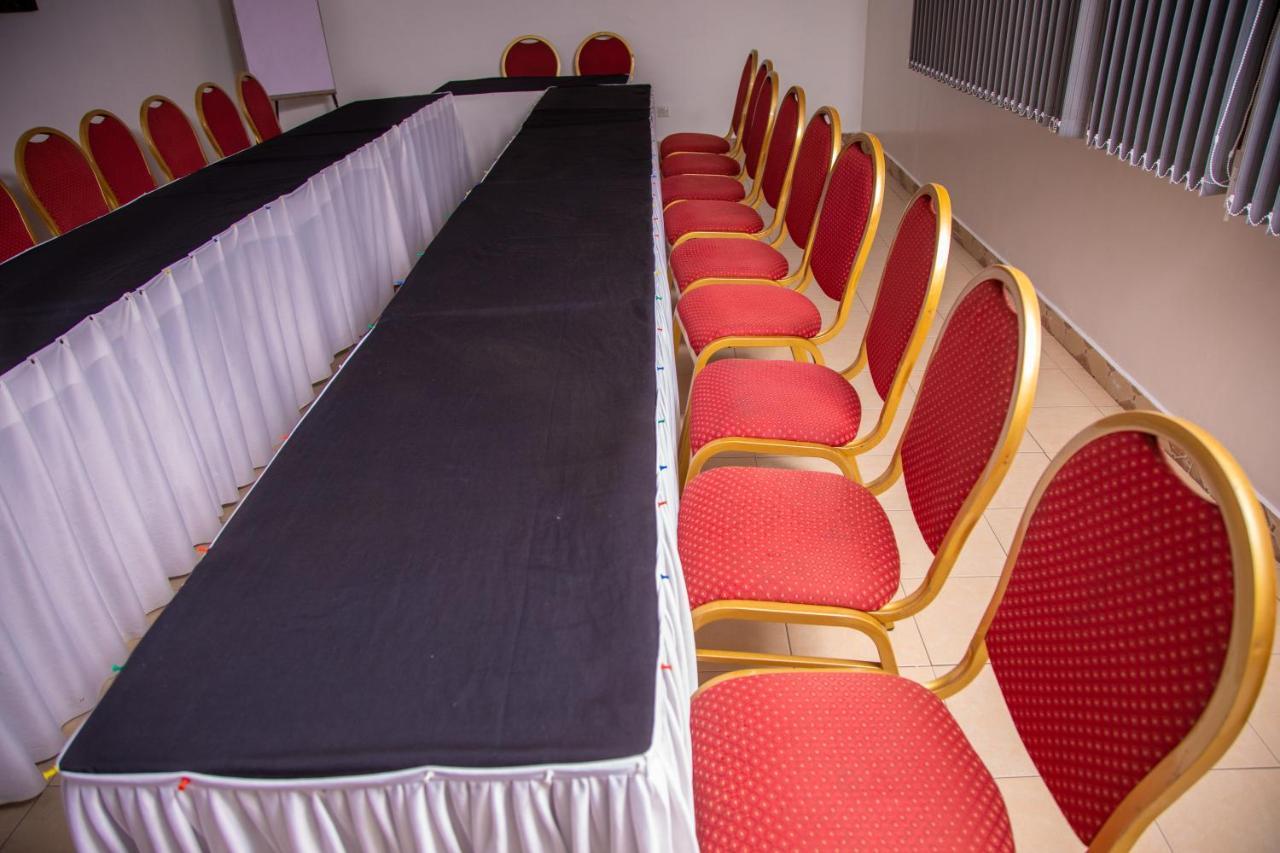 The Stand Leisure 2* Nairobi