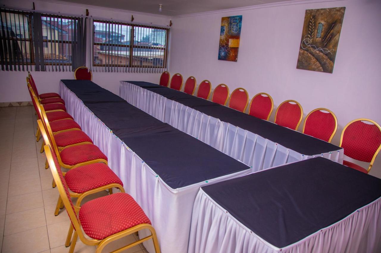 The Stand Leisure 2* Nairobi
