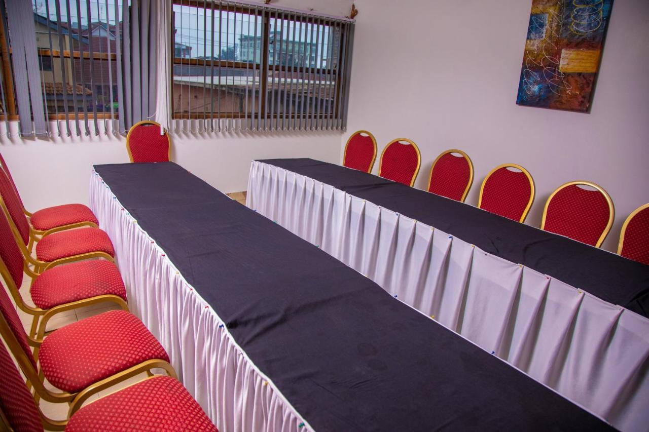The Stand Leisure 2* Nairobi