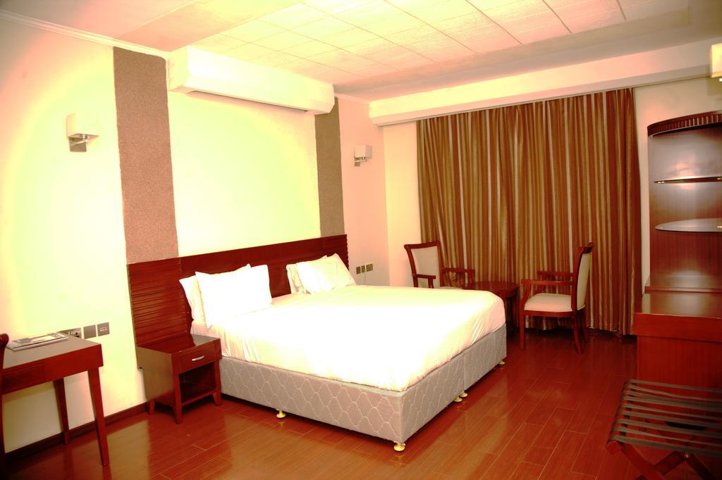 Hotel Osinkirri Kilimani 4*