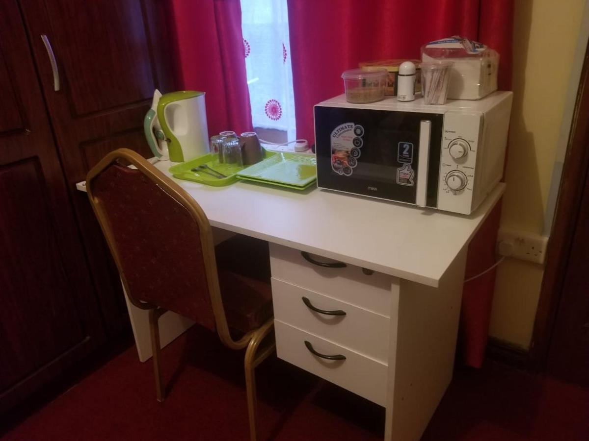 Jeyem Stays At Argwings Court Bed & Breakfast