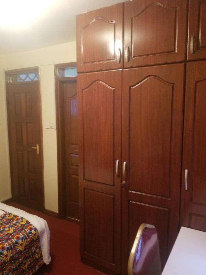 Bed & Breakfast Jeyem Stays At Argwings Court *